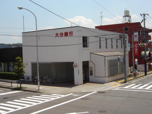 銀行：320m