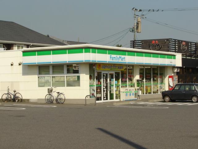 ファミリーマート大分皆春店：939m
