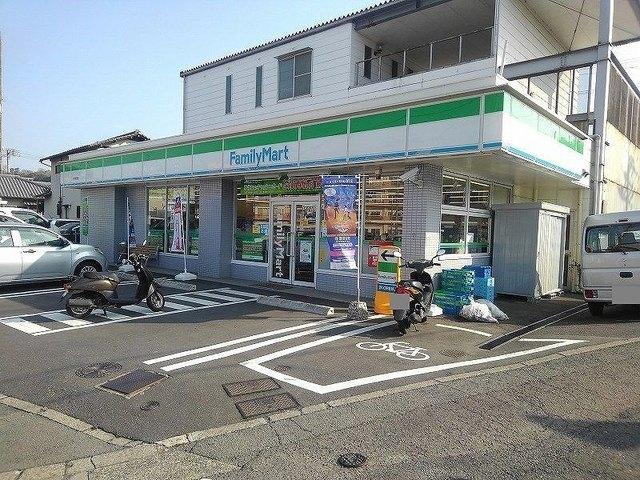 ファミリーマート：1100m