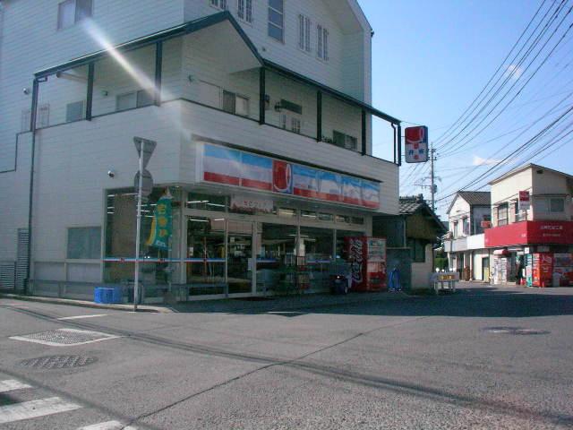 コンビニ：640m