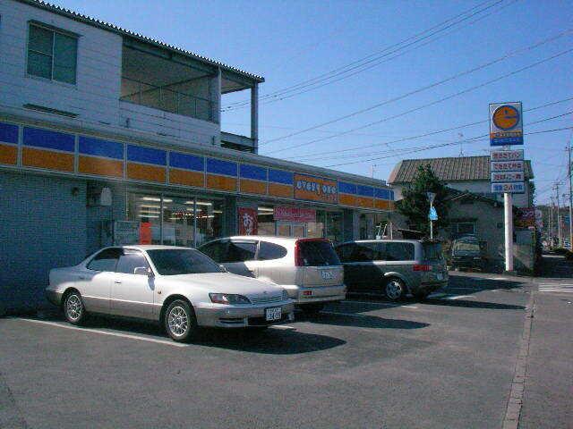 コンビニ：700m