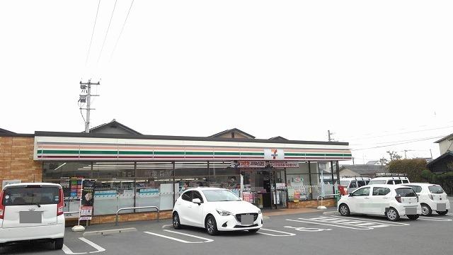 セブンイレブン：850m