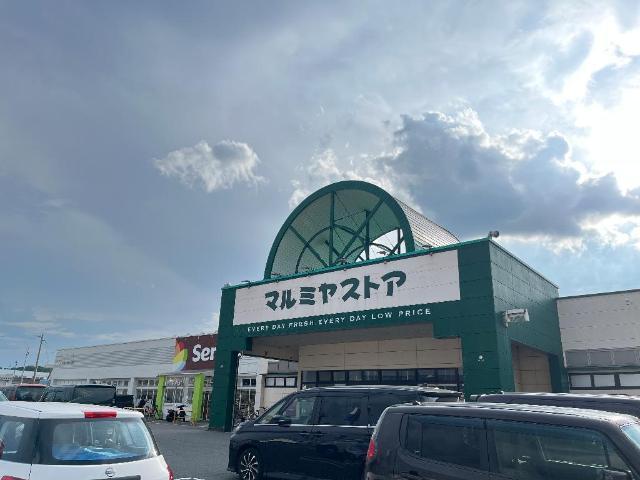 マルミヤストア　鶴崎森店：750m
