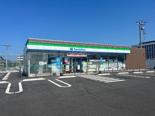 ファミリーマート大分鶴崎店：243m