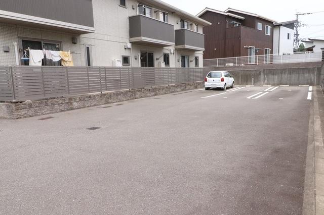 Ｌｕｐｉｎｏ横尾（103） 駐車場
