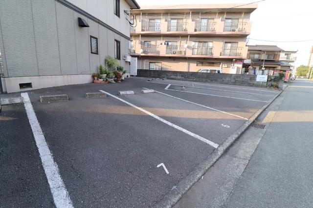 ベルシャルム（103） 駐車場