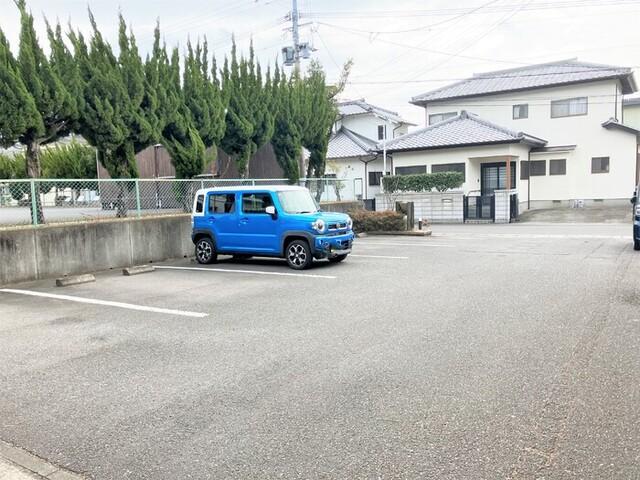 メゾン　ダカール（202） 駐車場