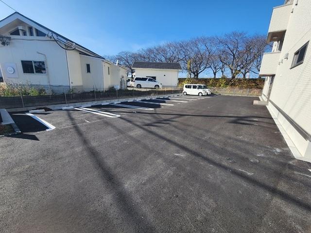 PREMILIFE須賀Ⅱ（203） 駐車場