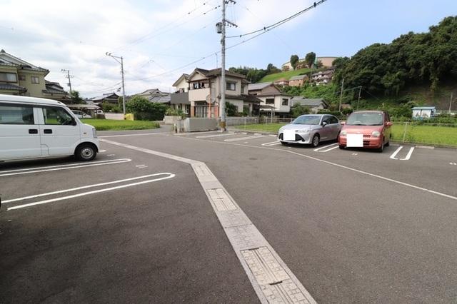 D-room古国府（105） 駐車場