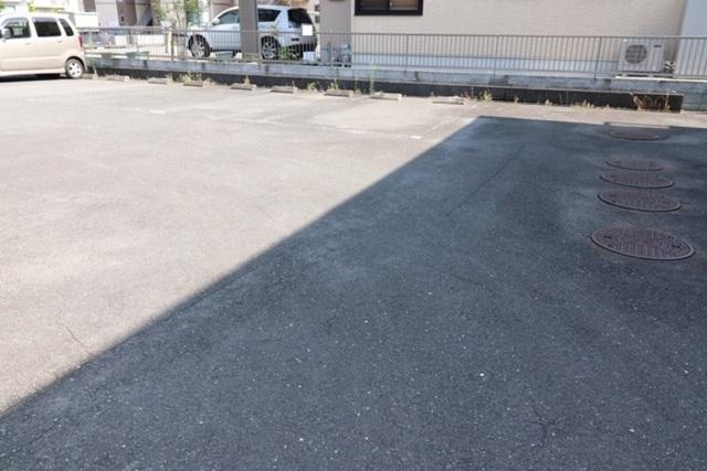 ヴィラ豊府（202） 駐車場
