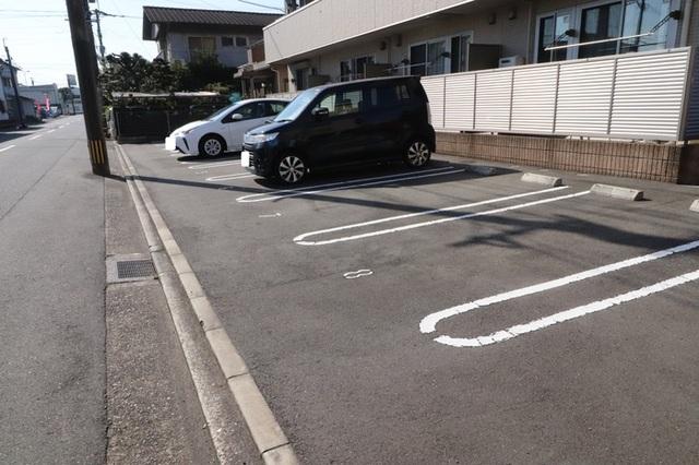 ソレイユⅡ（105） 駐車場