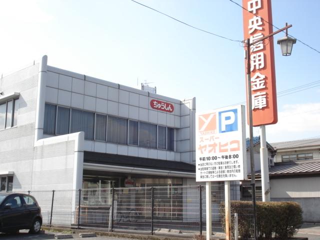 銀行：200m