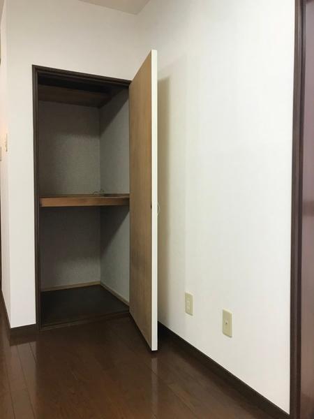サウス四日町ホームズ 収納