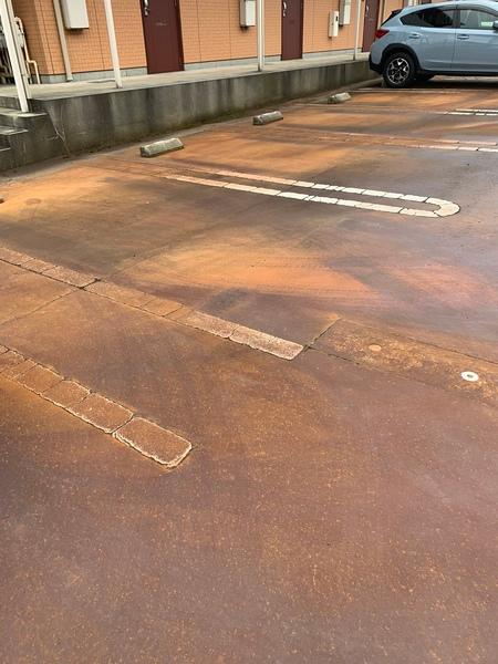 リバース　B 駐車場