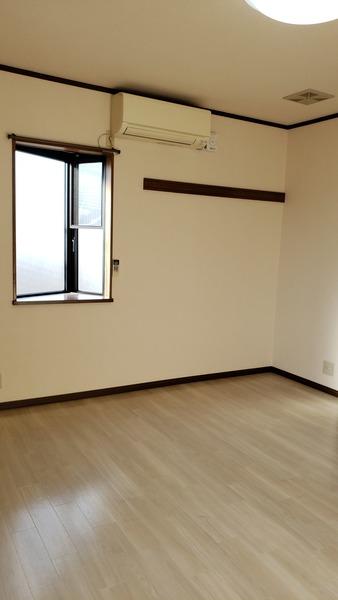 サニービレッジ　A（201） リビング