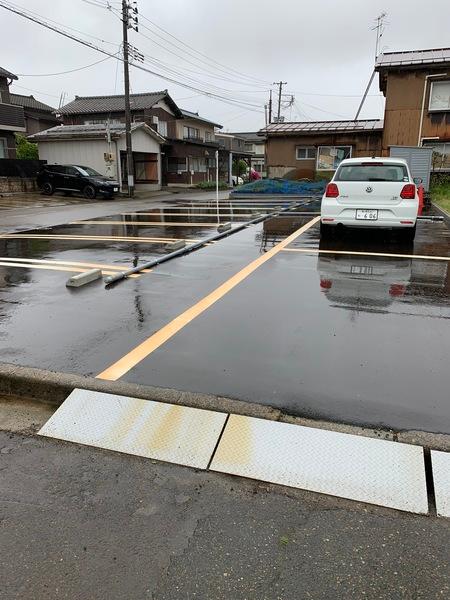 グランデューク・K（103） 駐車場