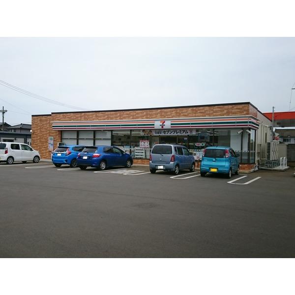 セブンイレブン三条下坂井店：452m