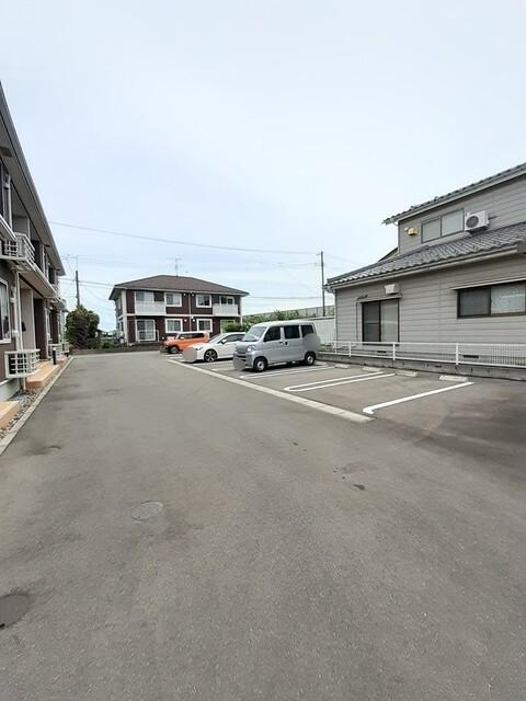ルナⅢ（201） 駐車場