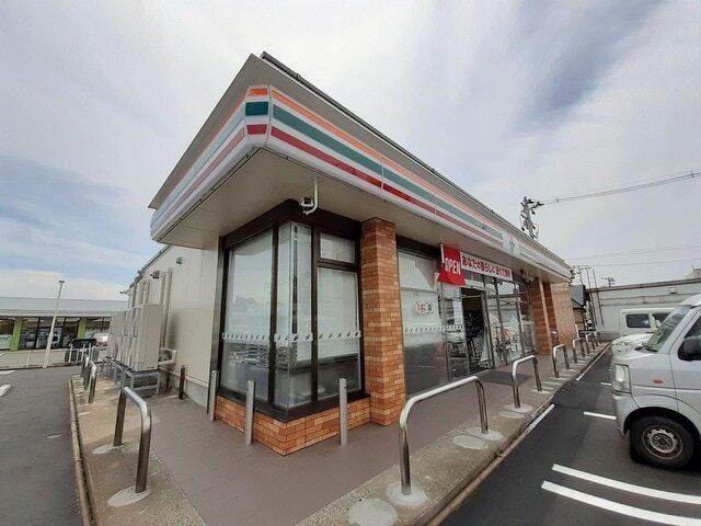 セブンイレブン三条西裏館店：100m