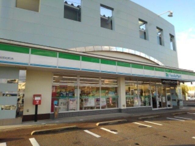 ファミリーマート加茂旭町店：210m