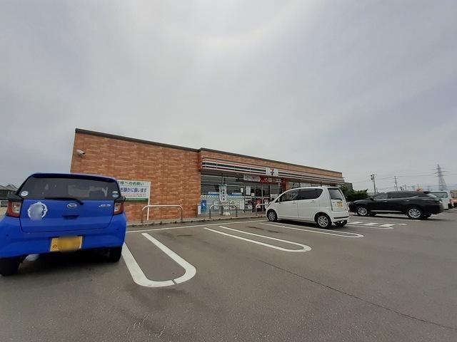 セブンイレブン燕桜町店：850m