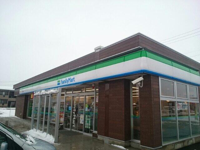 ファミリーマート燕三条店：270m