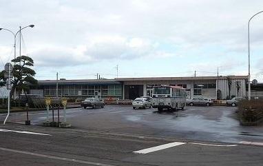 燕駅：1900m