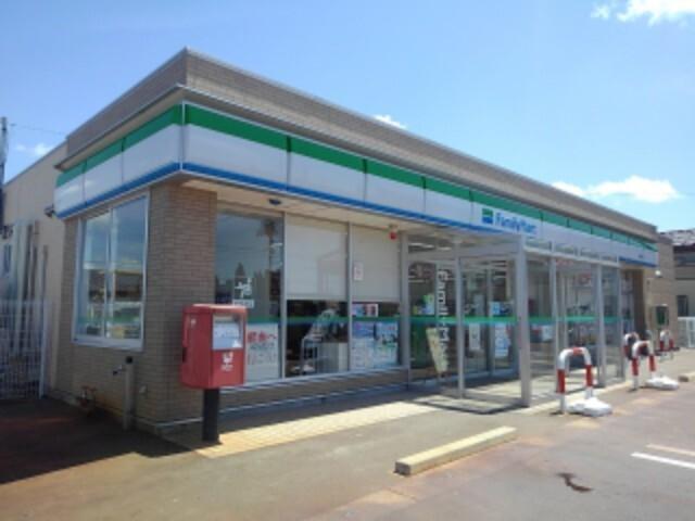 ファミリーマート燕大曲店：1400m