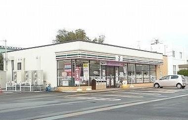 セブンイレブン塚野目店：150m