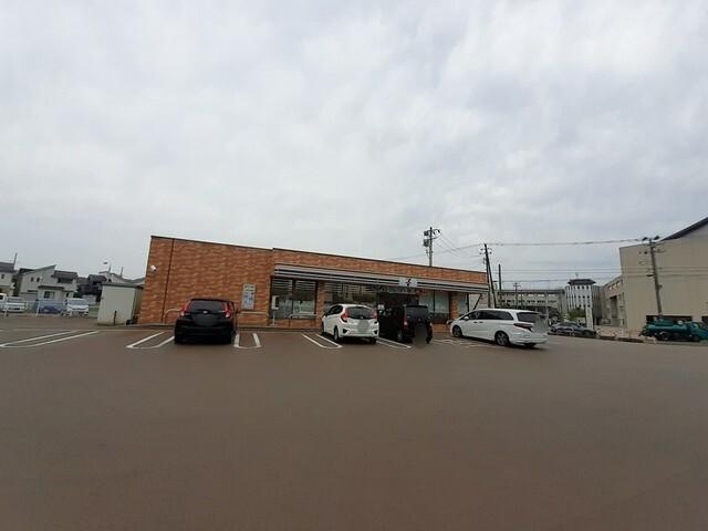 セブンイレブン三条林町店：562m