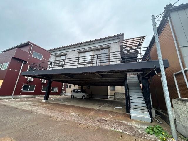 三条市居島駐車場 駐車場