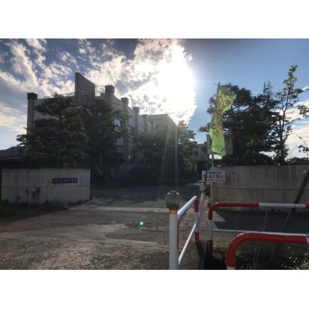 三条市立須頃小学校：1902m