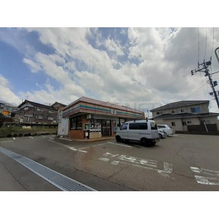 セブンイレブン加茂田上町店：900m