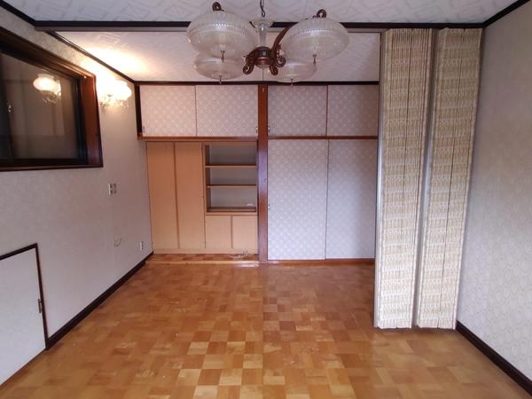 三条市四日町　中古戸建 リビング