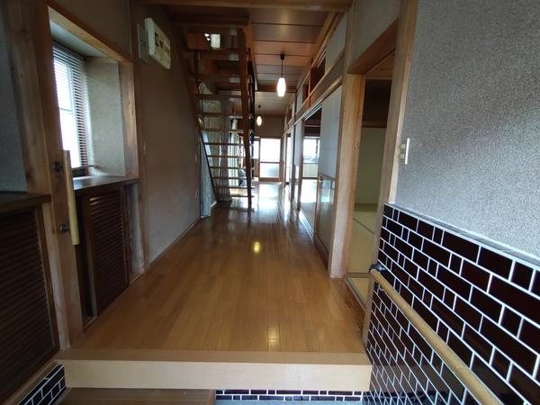 三条市四日町　中古戸建 玄関