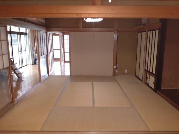 三条市四日町　中古戸建 リビング