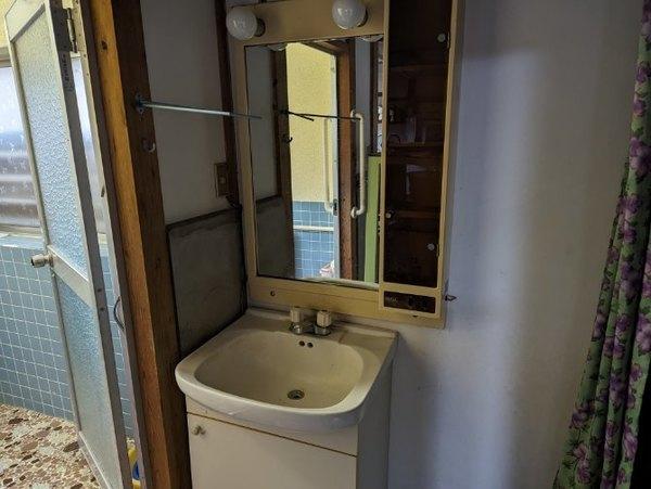 三条市荒町一丁目　中古戸建 洗面
