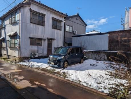 三条市島田二丁目　中古戸建 駐車場