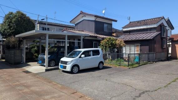 三条市八幡町　戸建て 駐車場