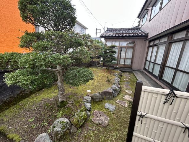 嘉坪川１丁目中古戸建 エントランス
