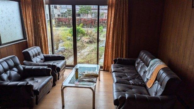 三条市上保内　中古戸建 リビング