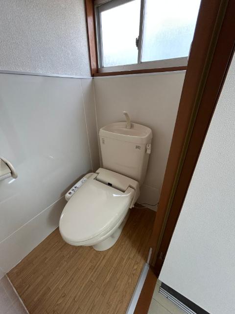 三条市一ノ門二丁目　売店舗付共同住宅 トイレ