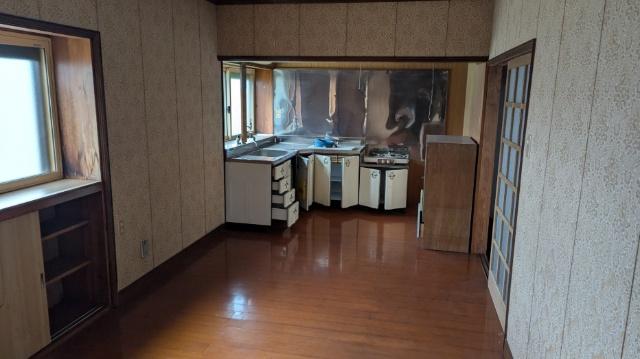 三条市石上二丁目　中古戸建 リビング