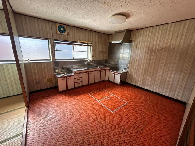 嘉坪川１丁目中古戸建 リビング