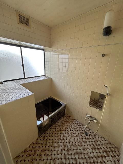 嘉坪川１丁目中古戸建 バス／シャワー