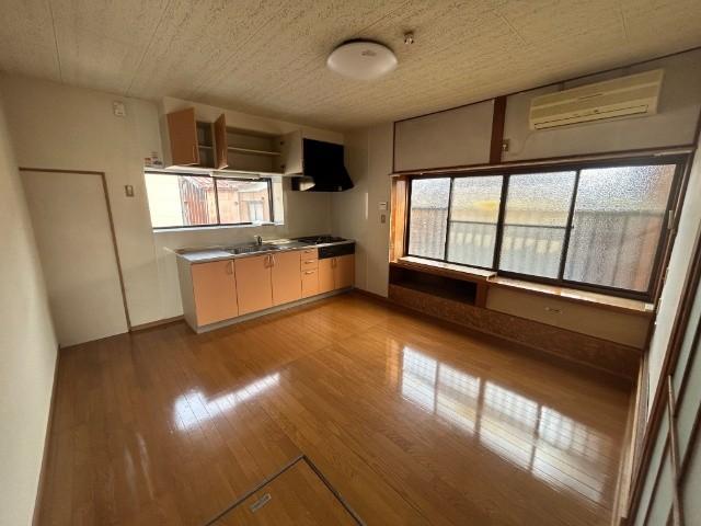 投資用　三条市居島　中古戸建 リビング