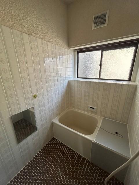 投資用　三条市居島　中古戸建 バス／シャワー