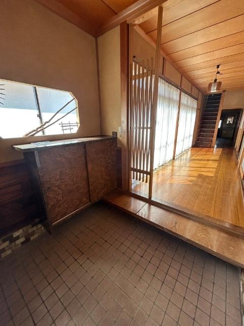 嘉坪川１丁目中古戸建 玄関