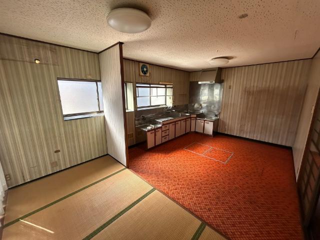 嘉坪川１丁目中古戸建 リビング