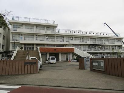 府中市立府中第十中学校：1025m